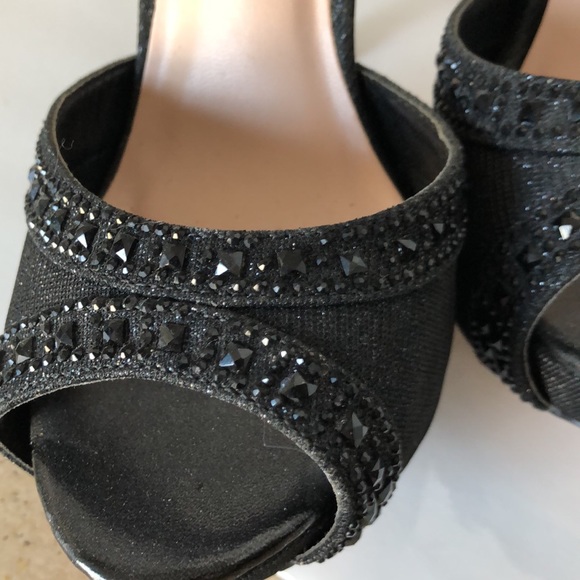 Gorgeous Special Occasion Sandals - Picture 10 of 13